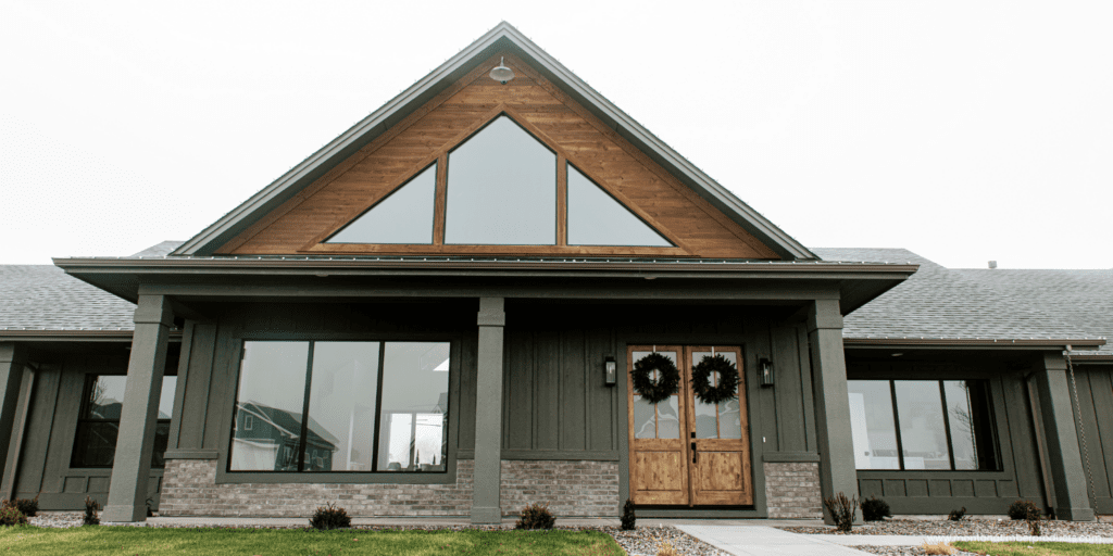 douglas fir shiplap gable - aquafir olympic - montana timber products