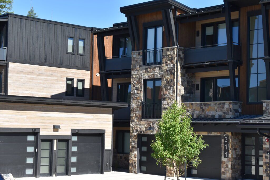 eagle lake condos - commercial wood siding - montana timber products