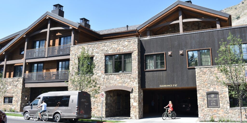 shou sugi ban wood siding - vertical wood cladding - montana timber products