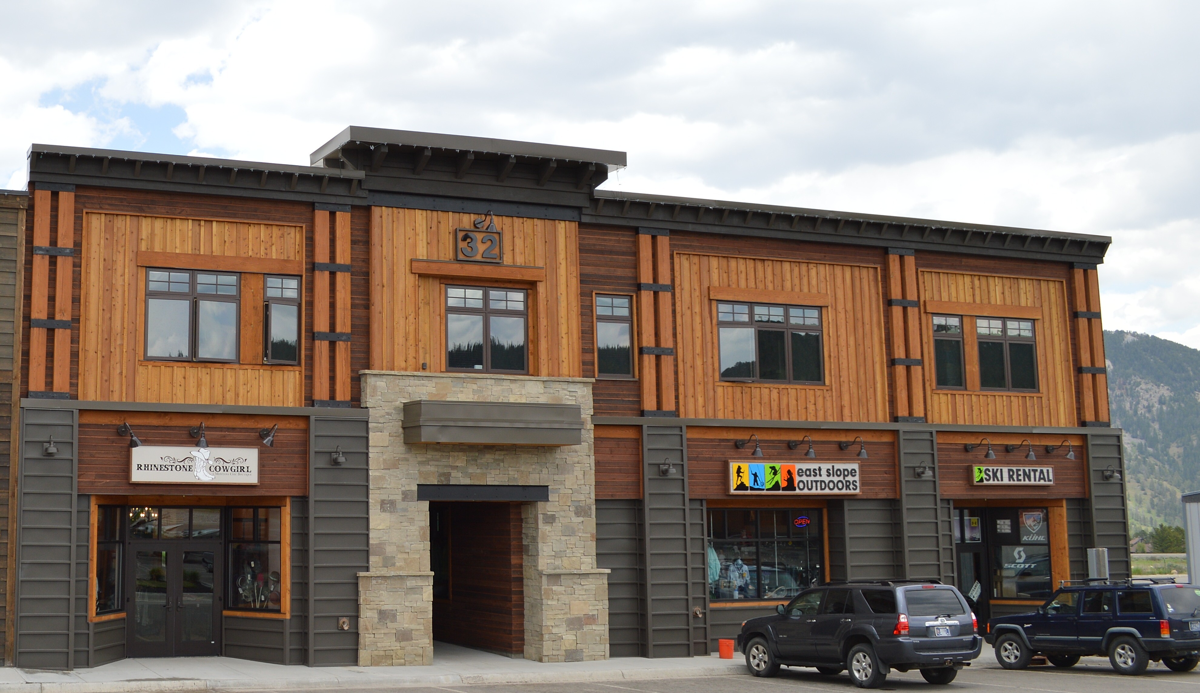 ranchwood™ Channel RusticRustic alternative to reclaimed barn wood