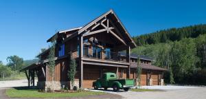 Barnandpickup LR