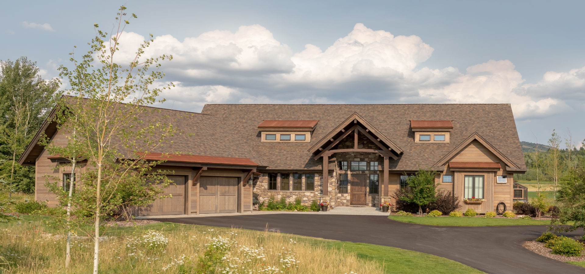 ranchwood™ Exteriors for a true western ranch-style home
