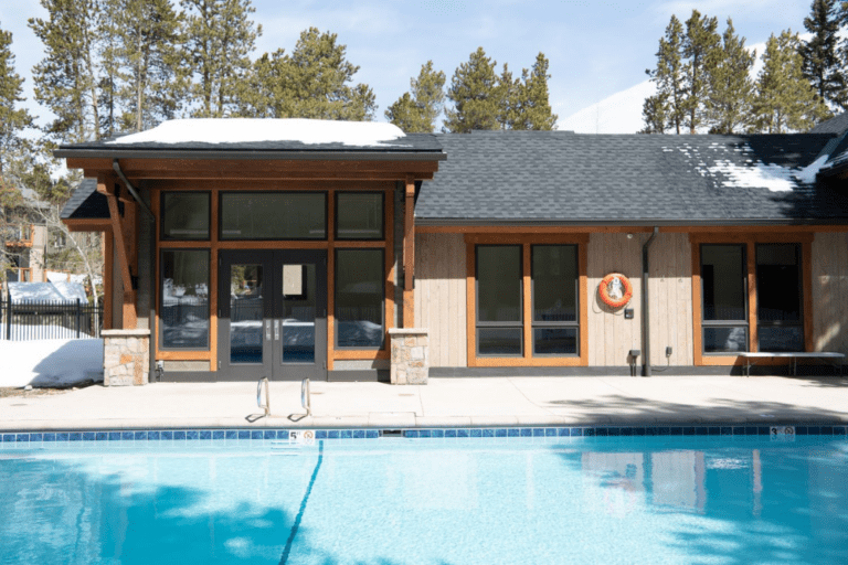 MOUNTAIN COMMUNITY POOL HOUSE