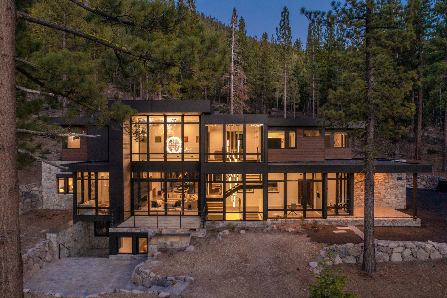 MOUNTAIN MODERN MEETS HOME HARDENED