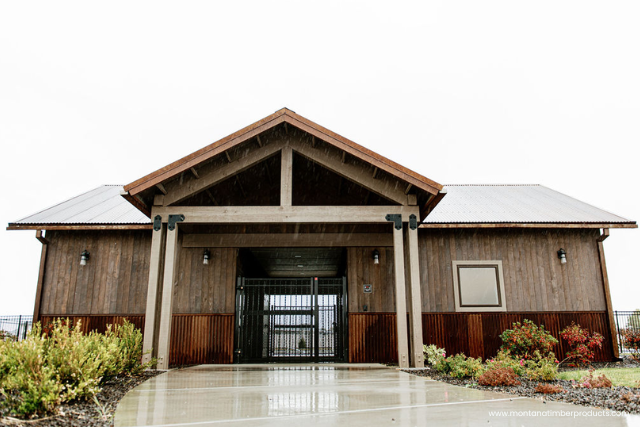 timber framed entry way - prefinished timber materials - montana timber products