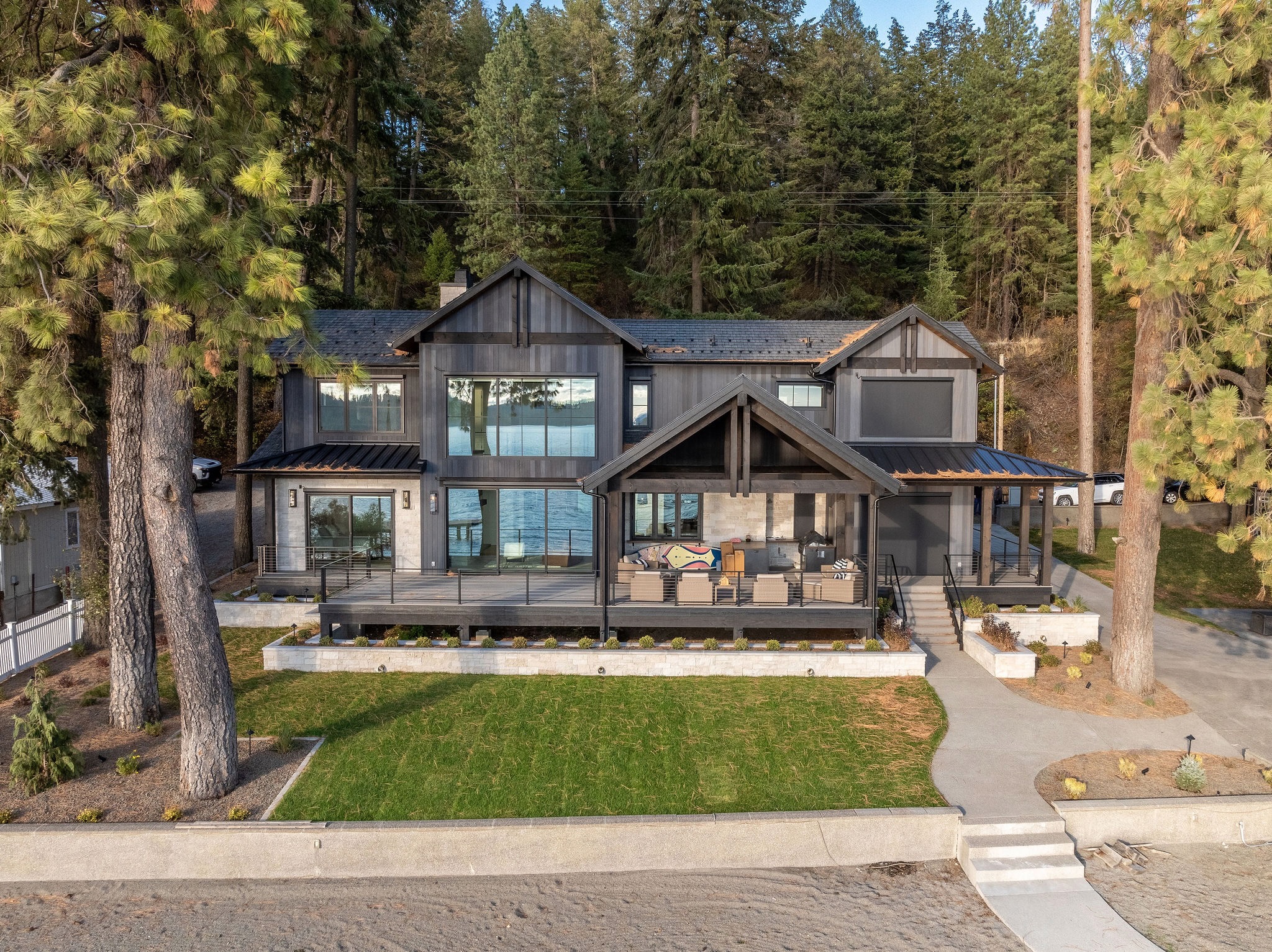 Modern Lakefront Luxury: Thermally Modified Wood Design in Coeur D'Alene