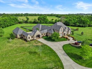 Kentucky equestrian estate hero shot